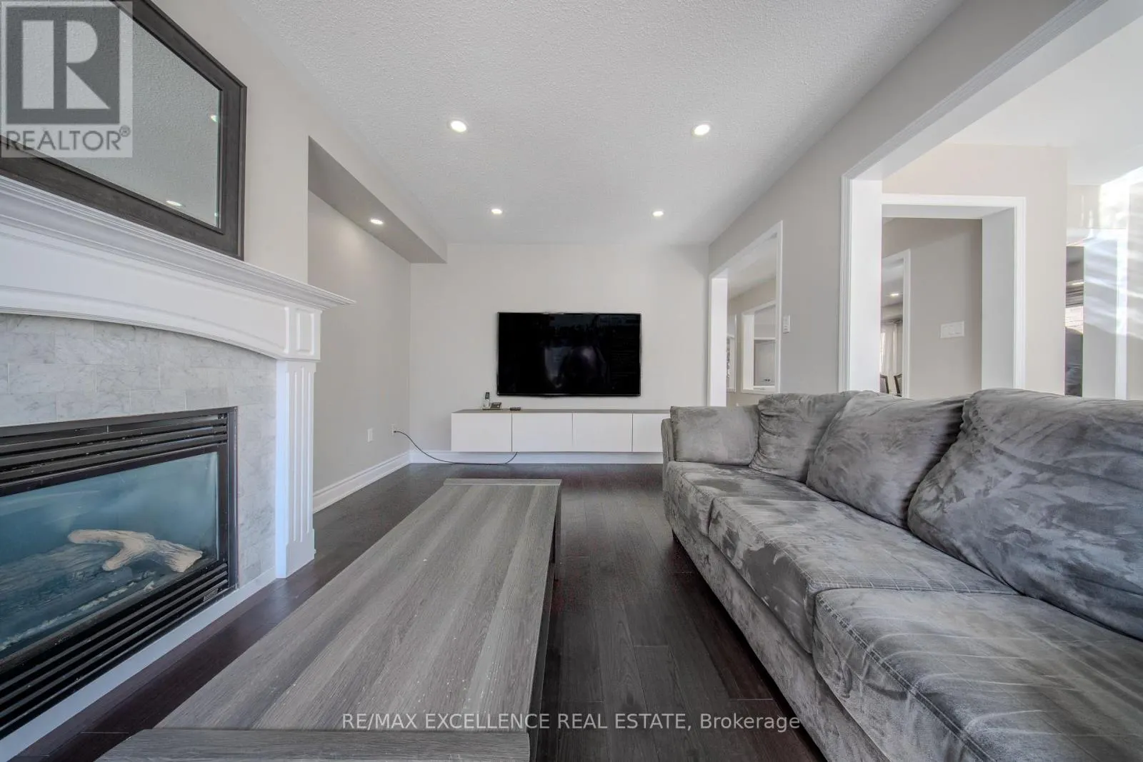 111 RIVER ROCK CRESCENT