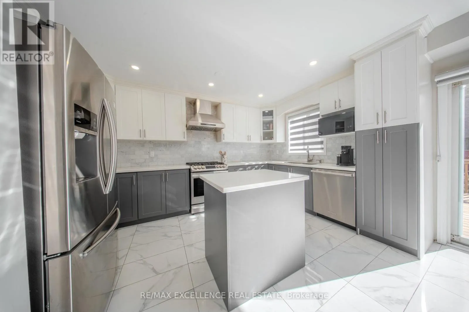 111 RIVER ROCK CRESCENT