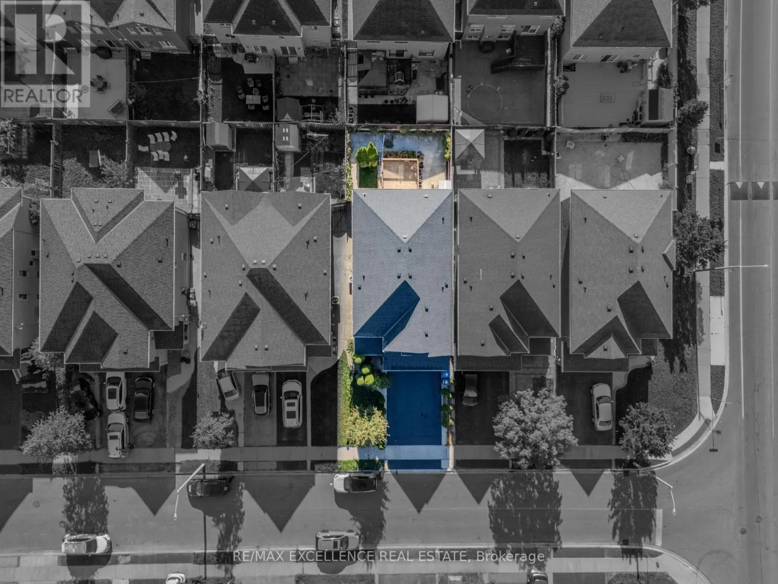 111 RIVER ROCK CRESCENT