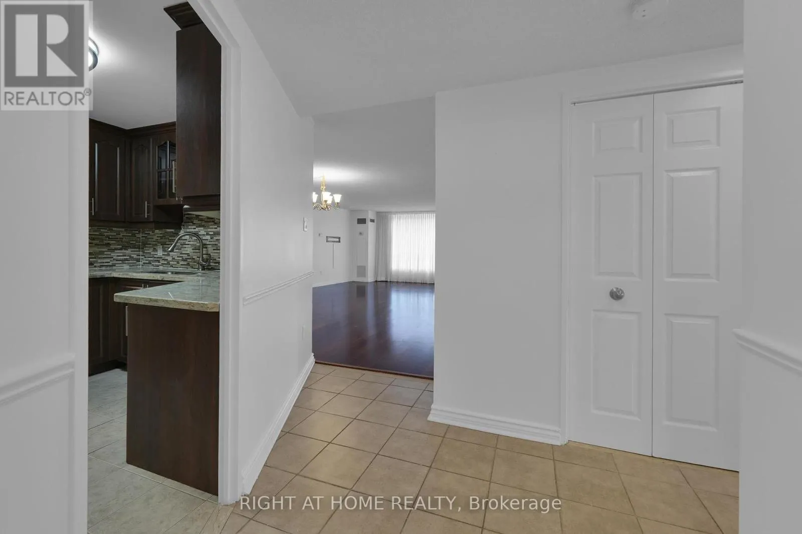 205 - 3650 KANEFF CRESCENT