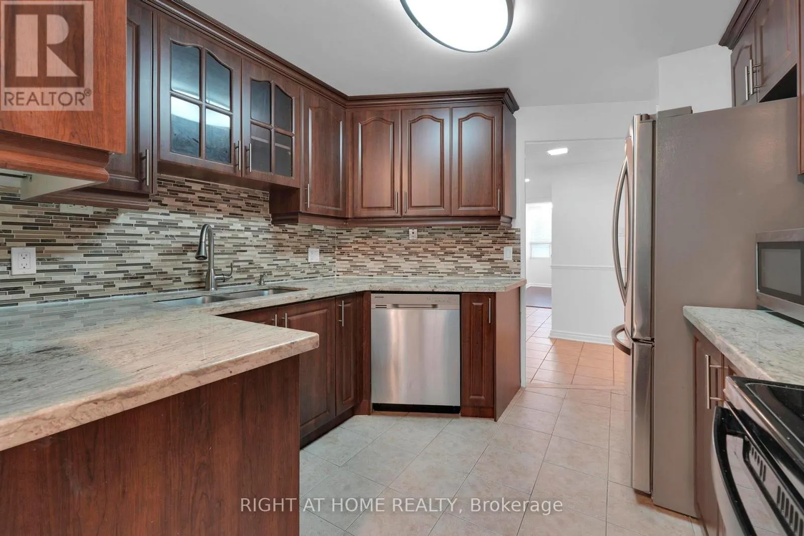 205 - 3650 KANEFF CRESCENT