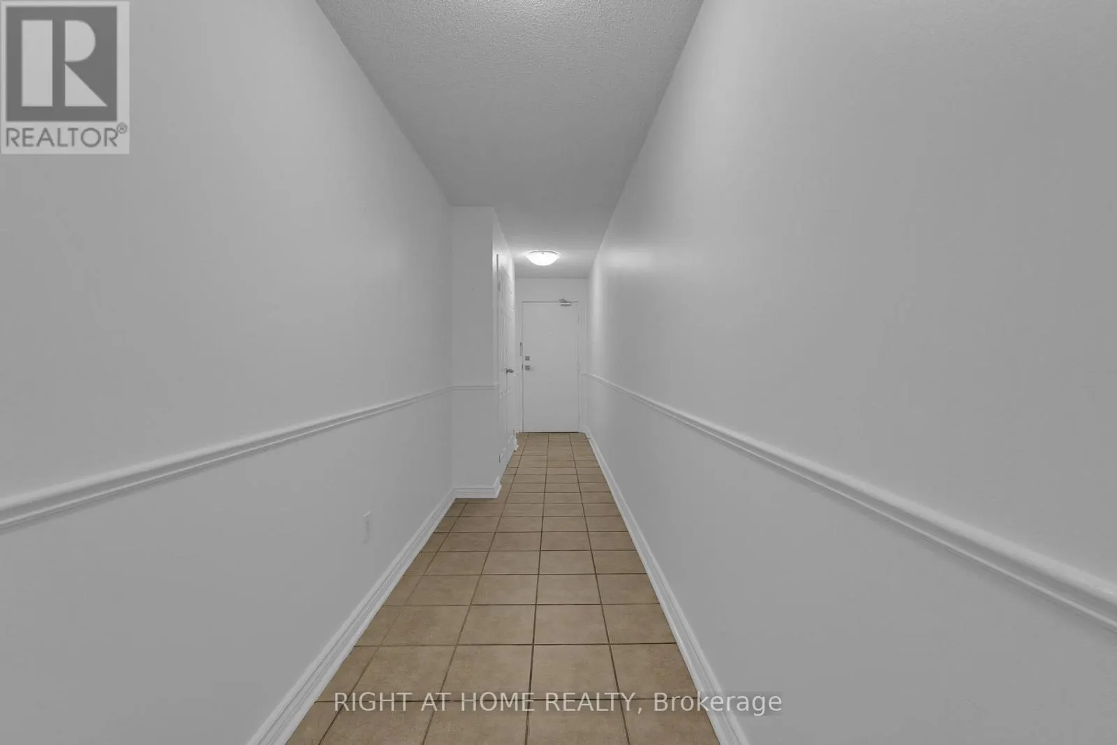 205 - 3650 KANEFF CRESCENT