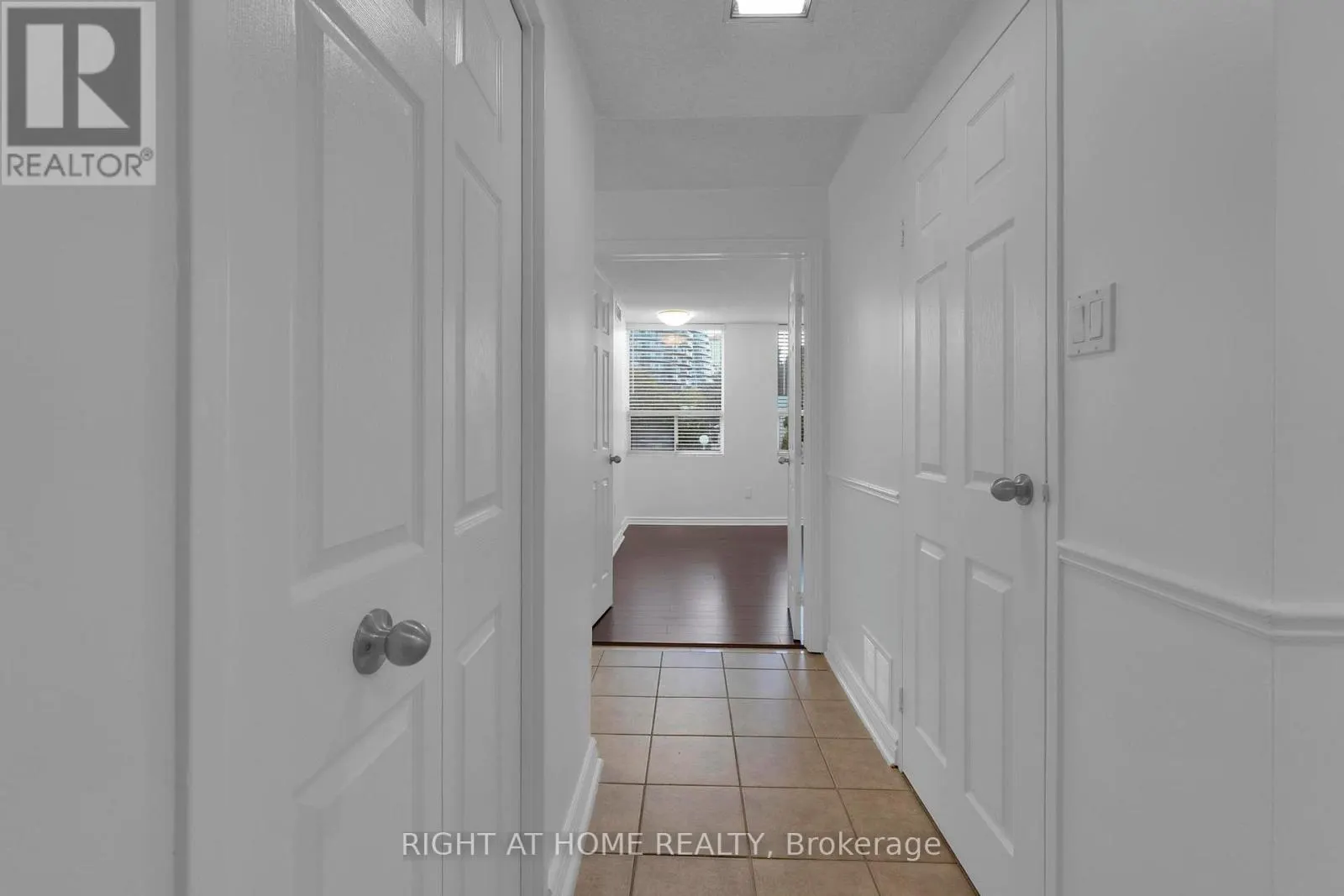 205 - 3650 KANEFF CRESCENT