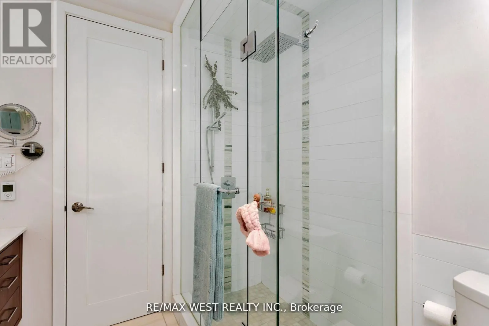 10 VANELLAN COURT