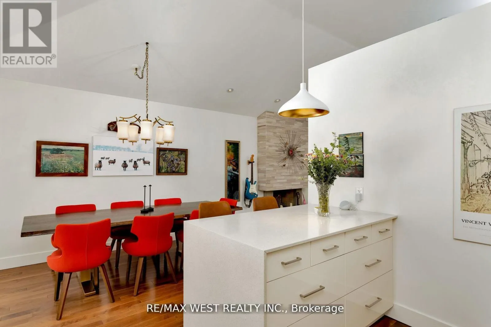 10 VANELLAN COURT