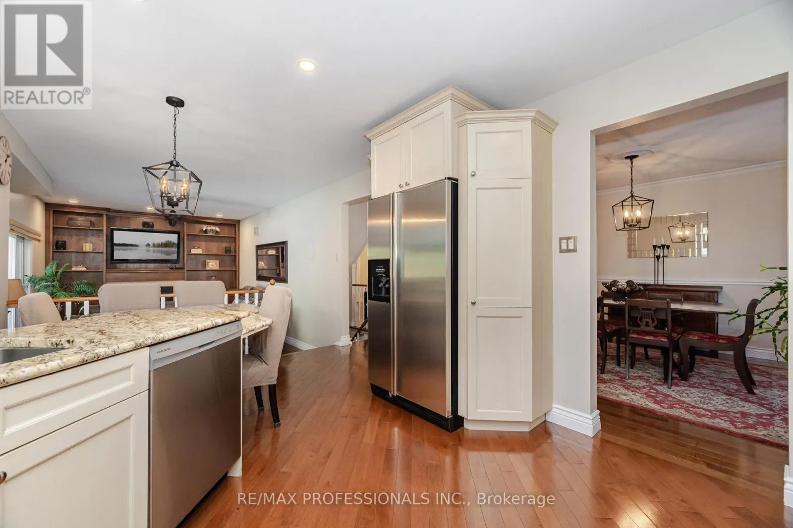 6 CAIRNMORE COURT