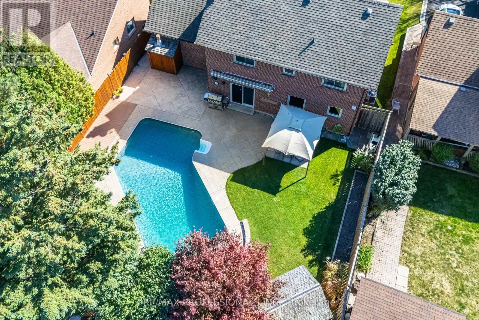 6 CAIRNMORE COURT