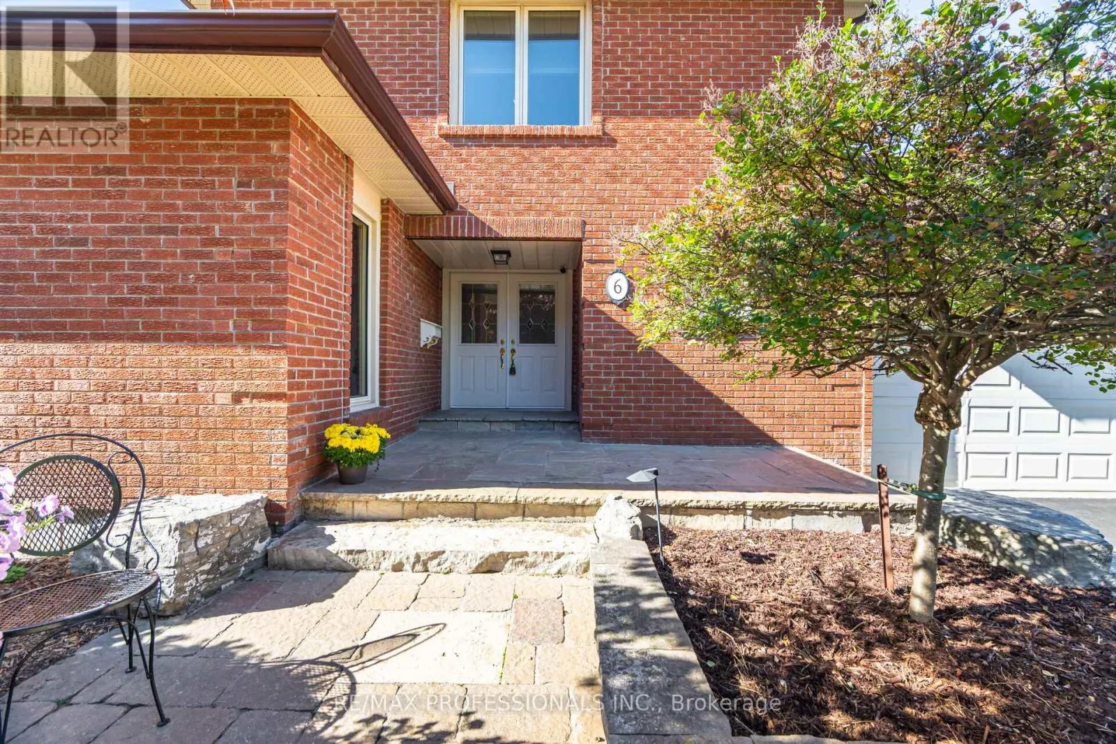 6 CAIRNMORE COURT