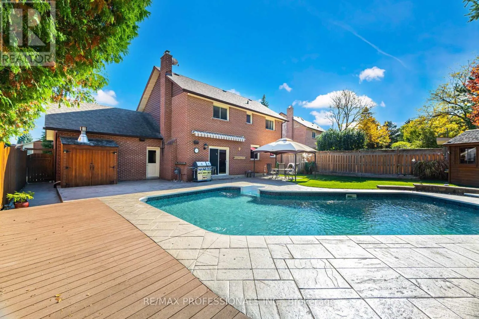 6 CAIRNMORE COURT
