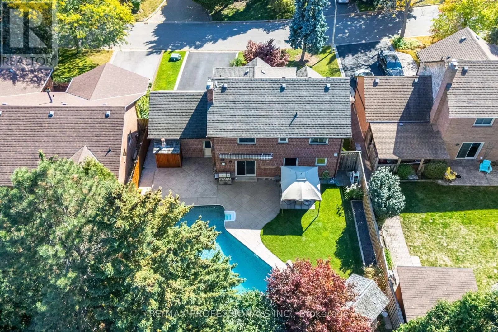 6 CAIRNMORE COURT