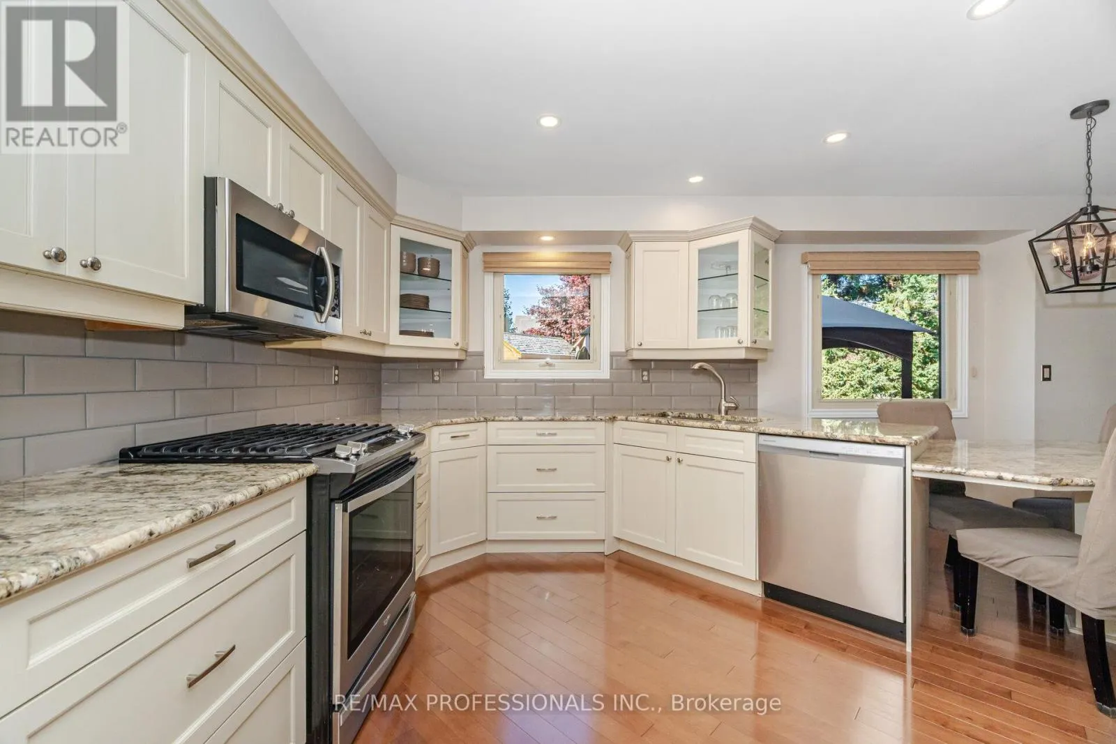 6 CAIRNMORE COURT