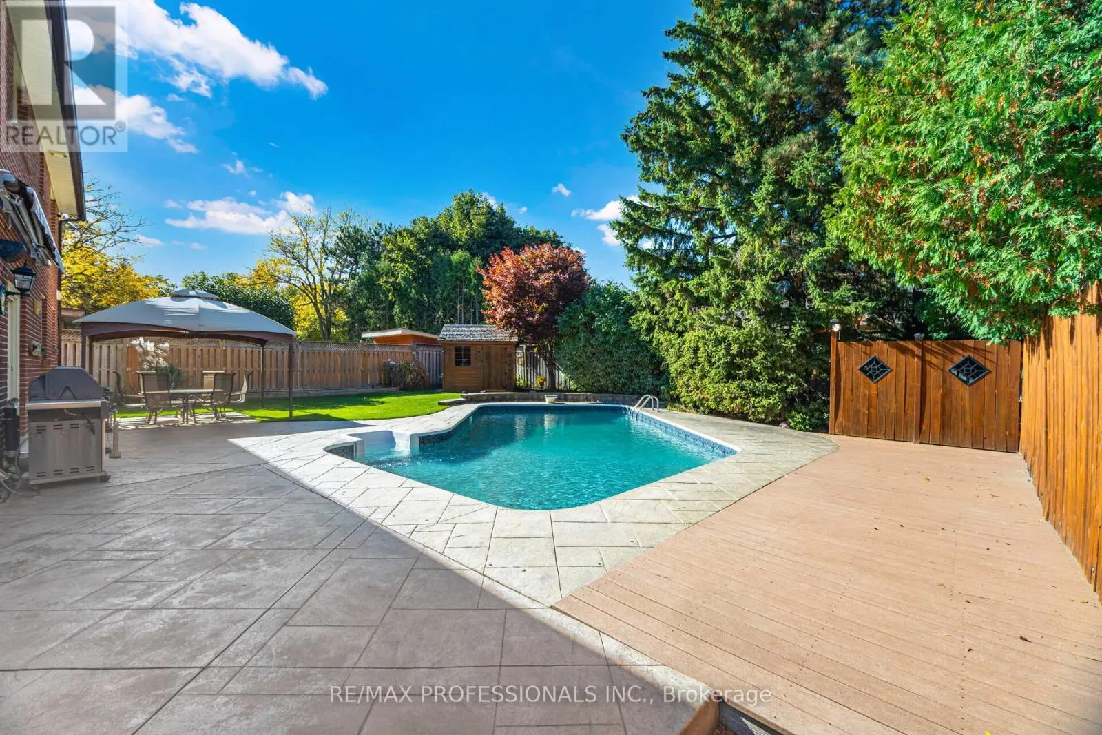 6 CAIRNMORE COURT