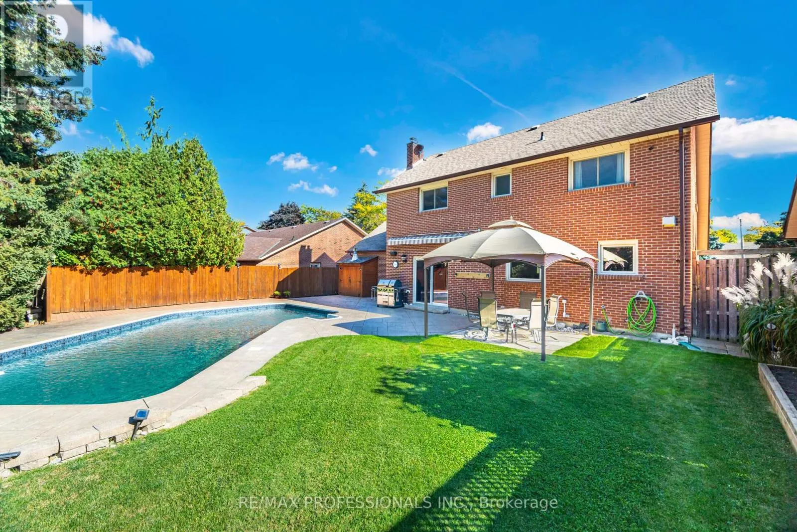 6 CAIRNMORE COURT