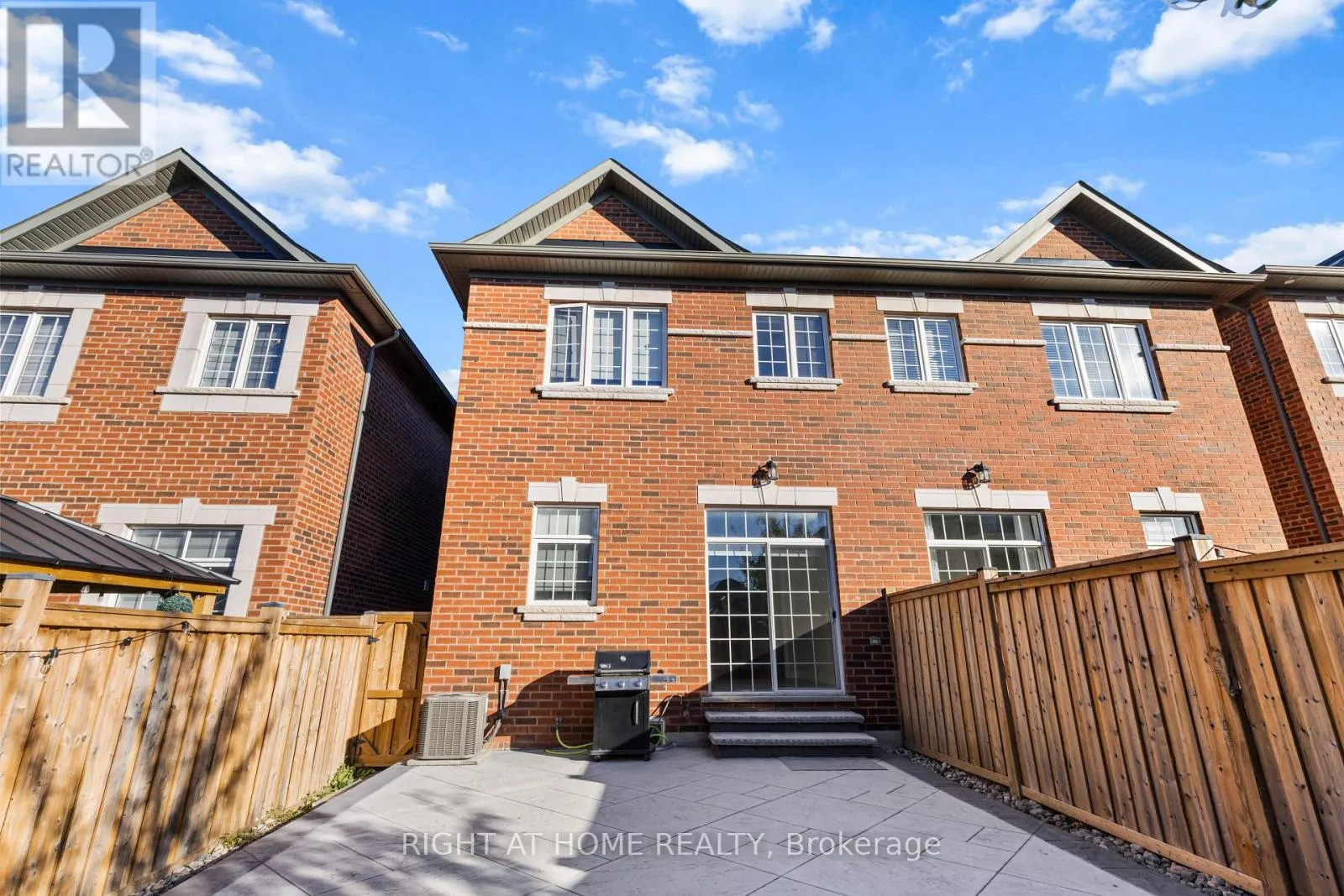 23 DUFFEL CRESCENT