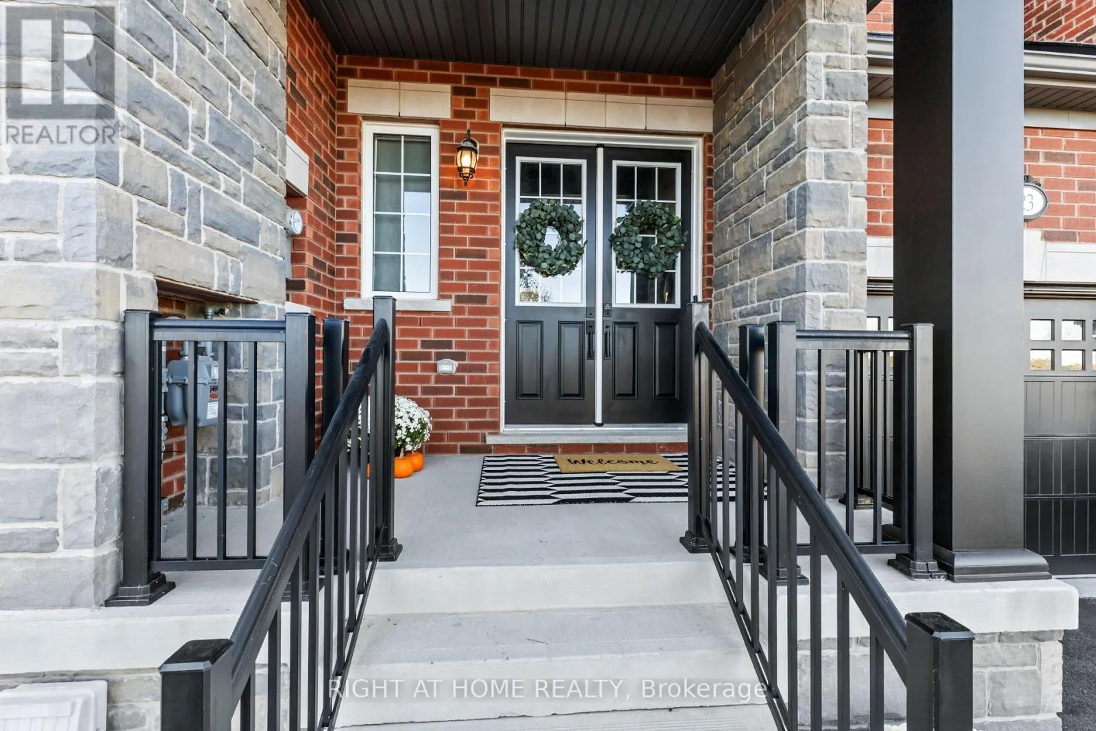 23 DUFFEL CRESCENT