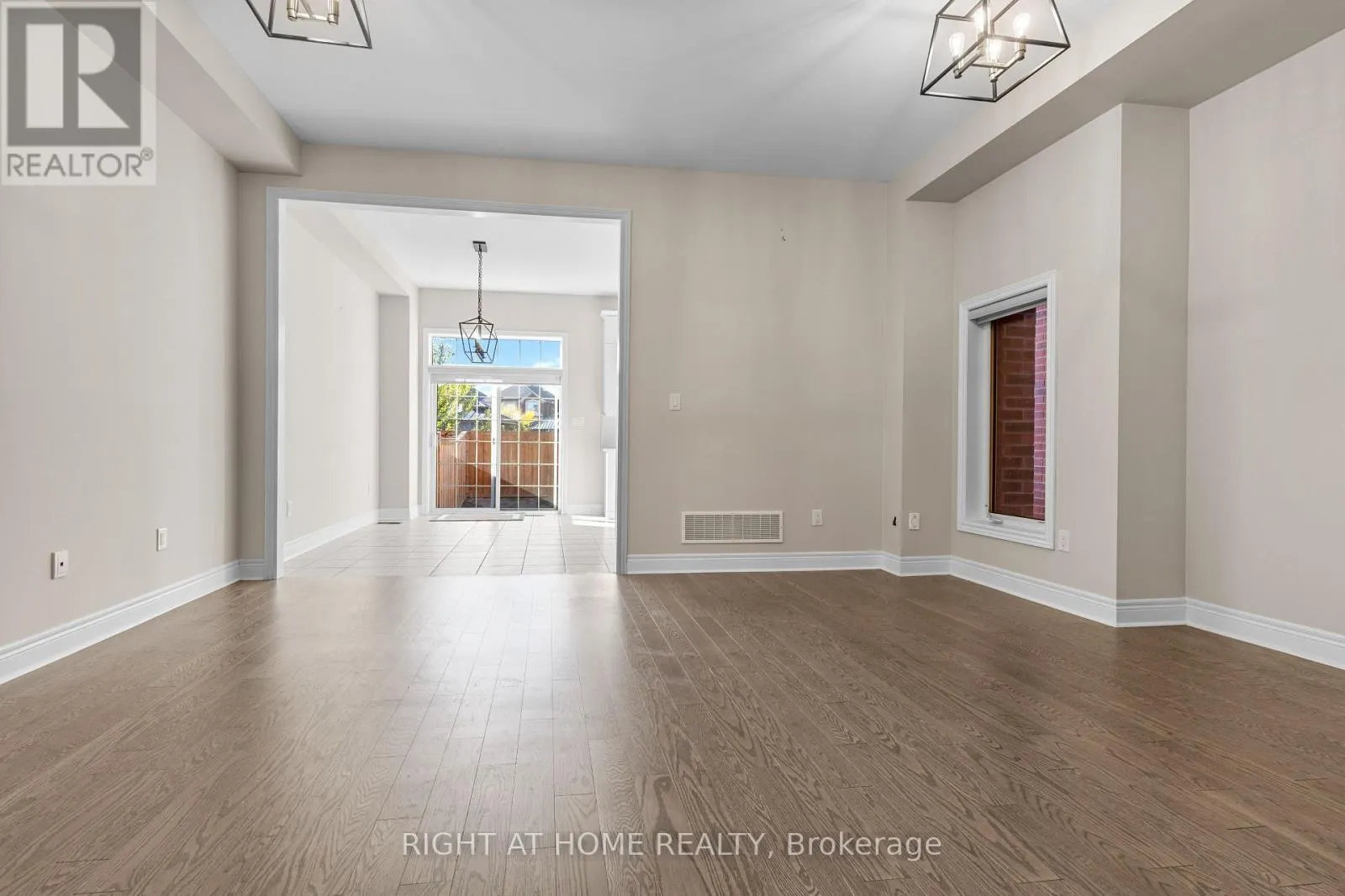 23 DUFFEL CRESCENT