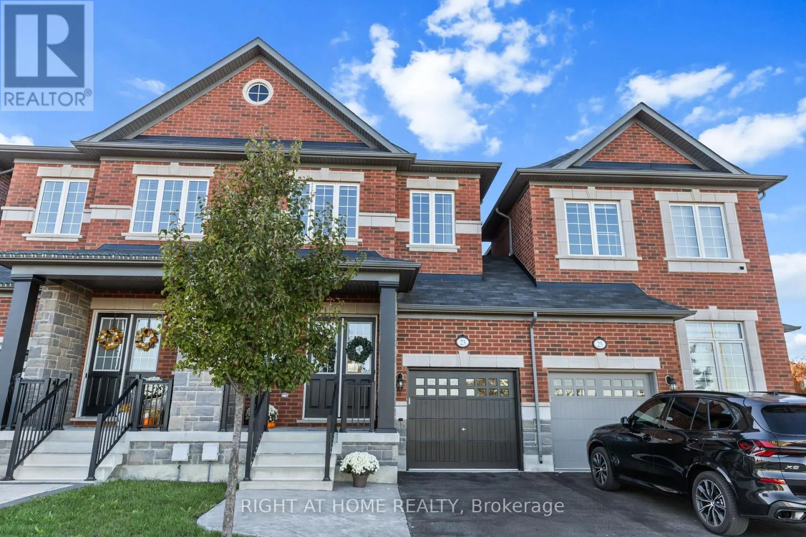 23 DUFFEL CRESCENT