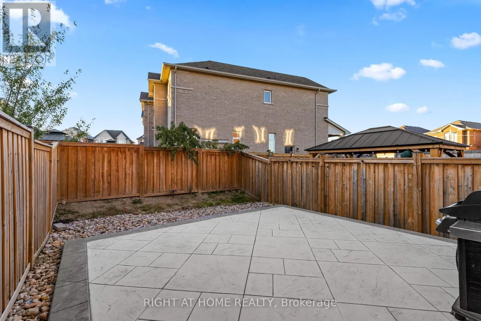 23 DUFFEL CRESCENT