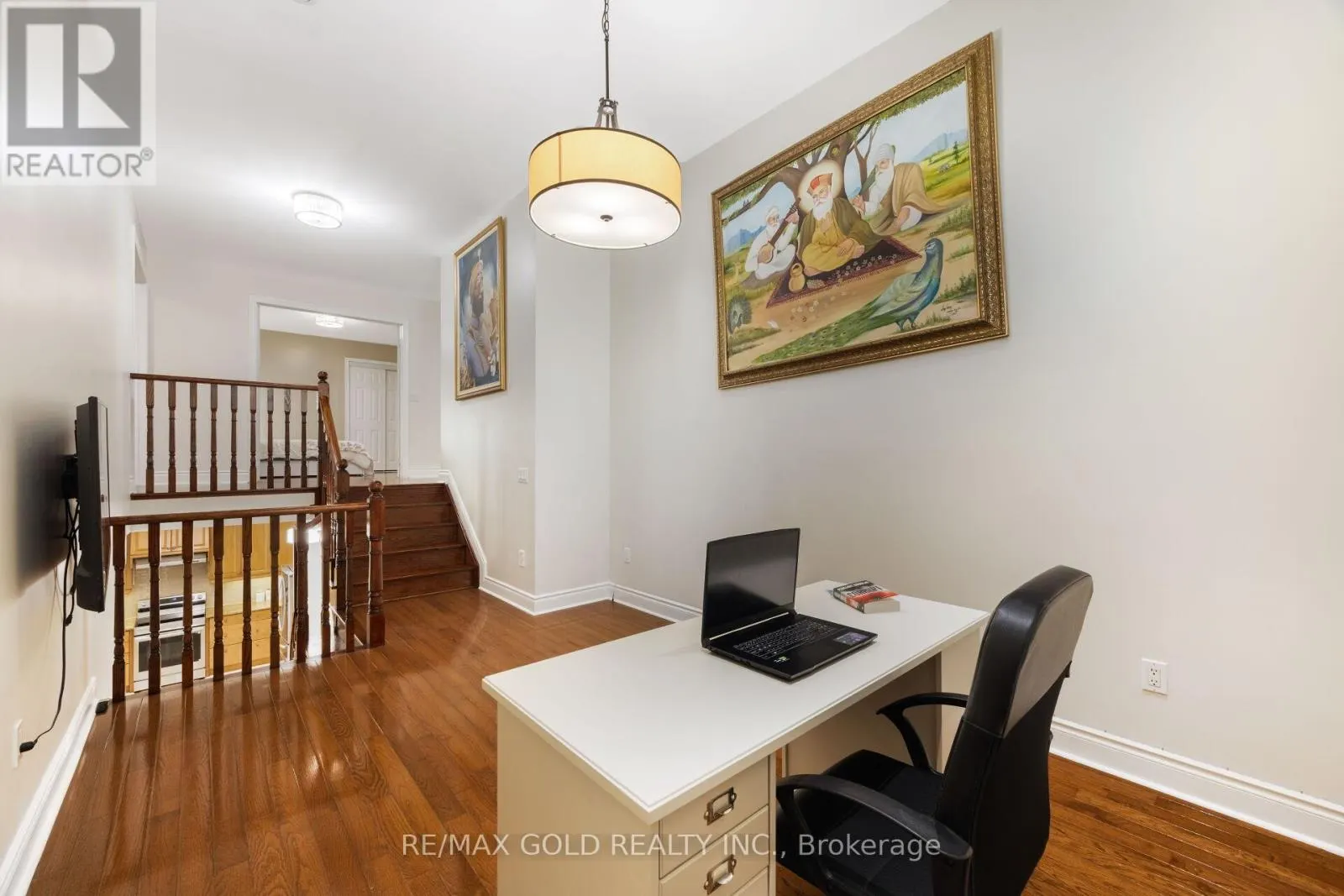 19 EIFFEL BOULEVARD N