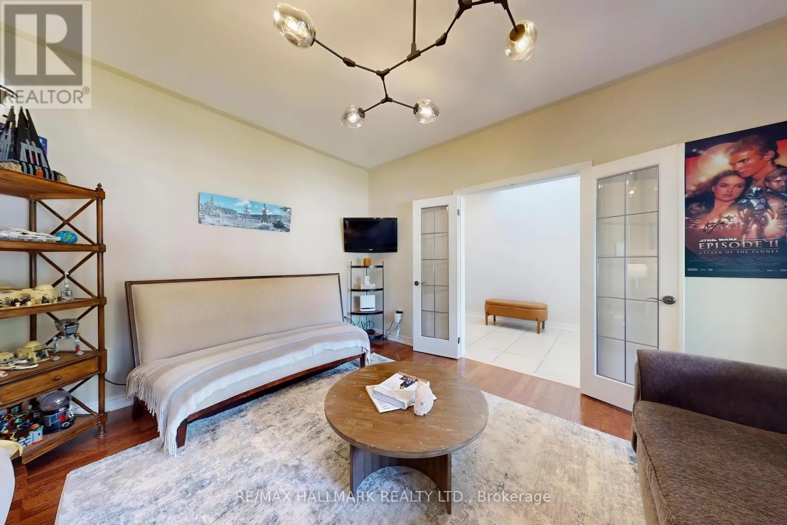 33 BORLAND CRESCENT