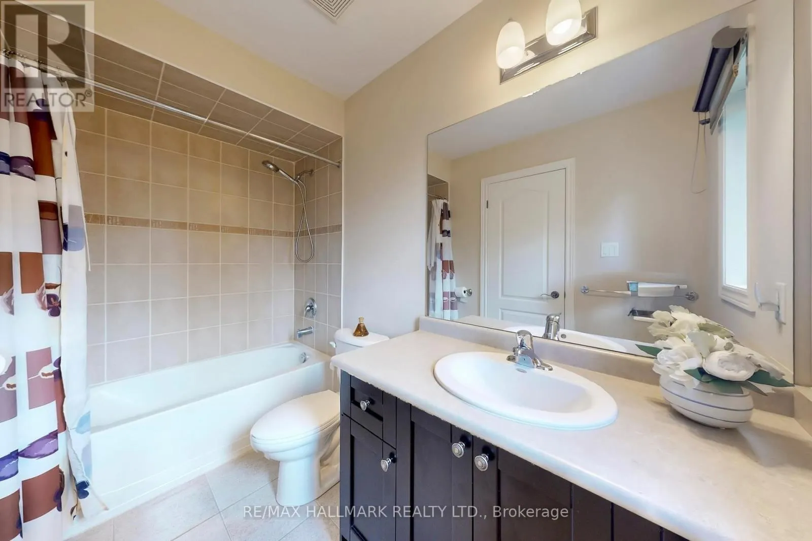 33 BORLAND CRESCENT