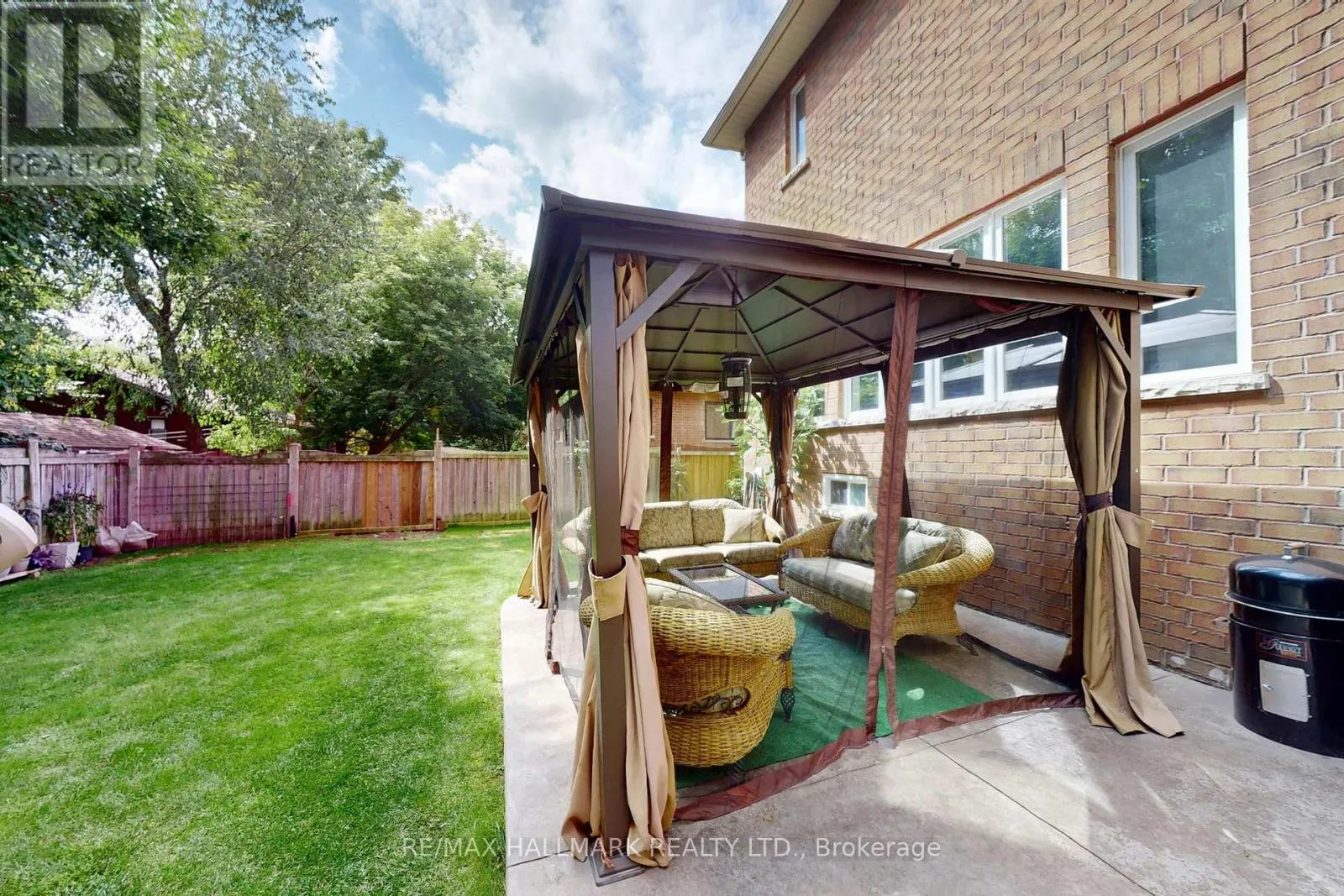 33 BORLAND CRESCENT