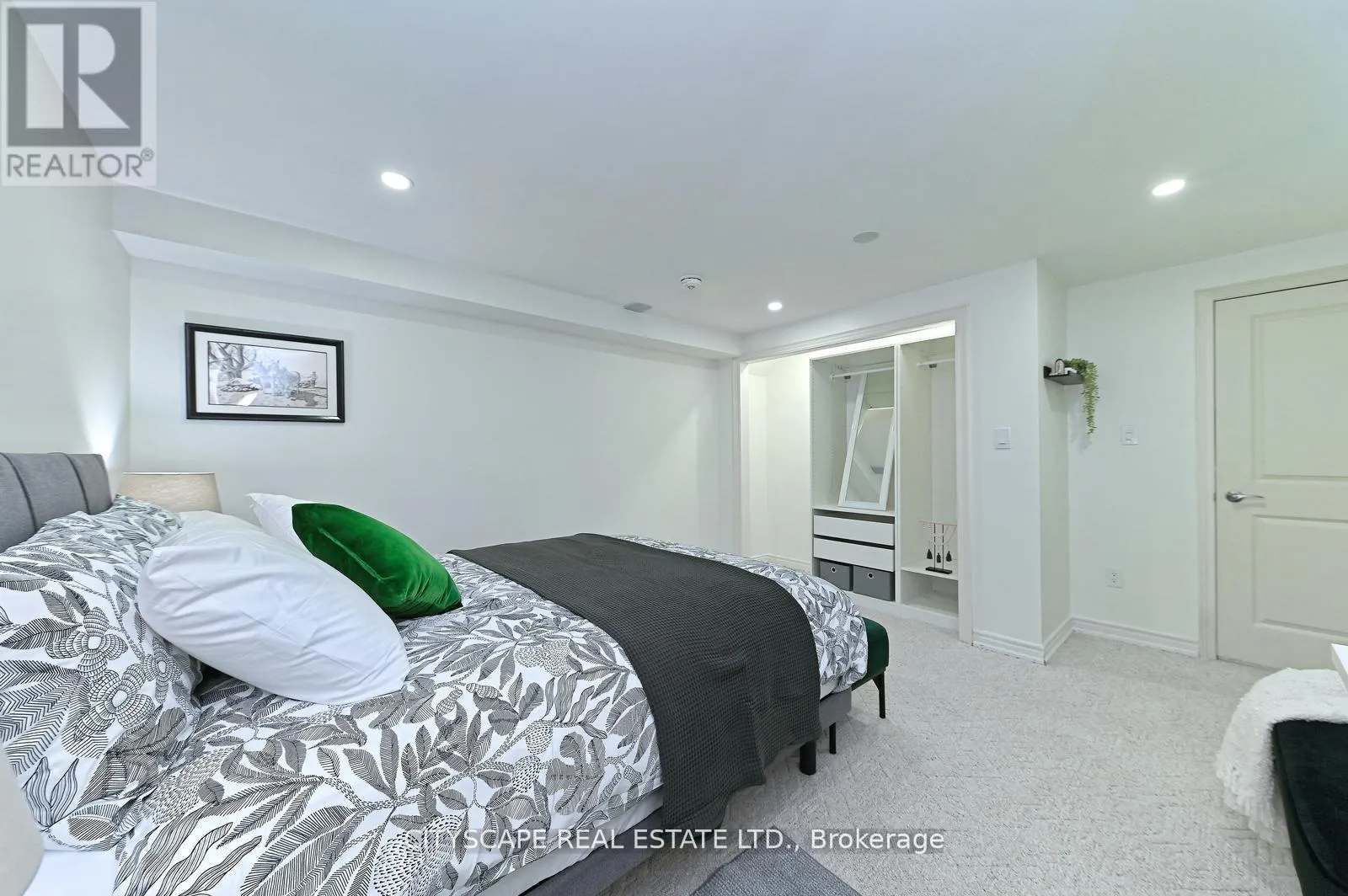 354 PLAINS ROAD W