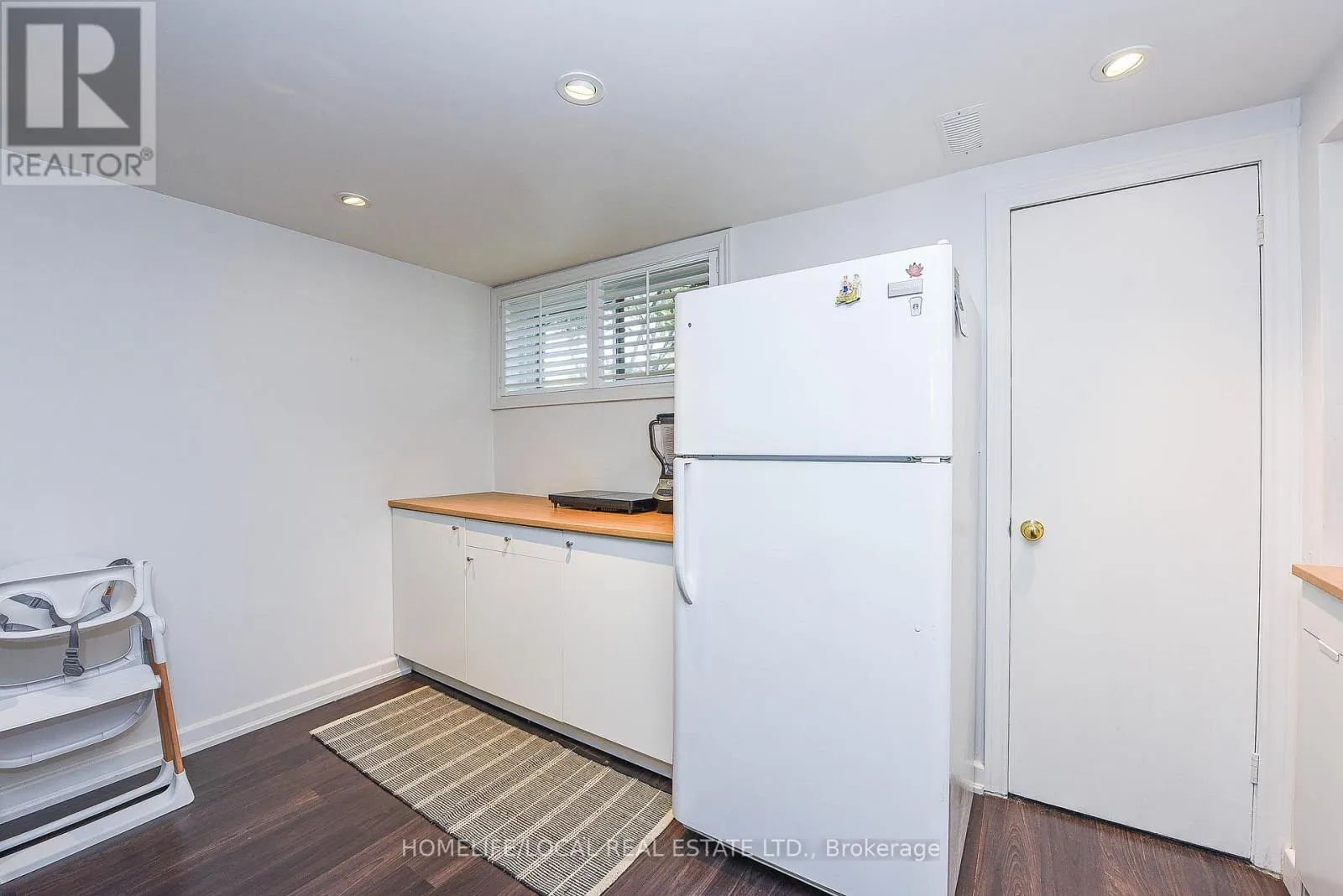 570 EXBURY CRESCENT
