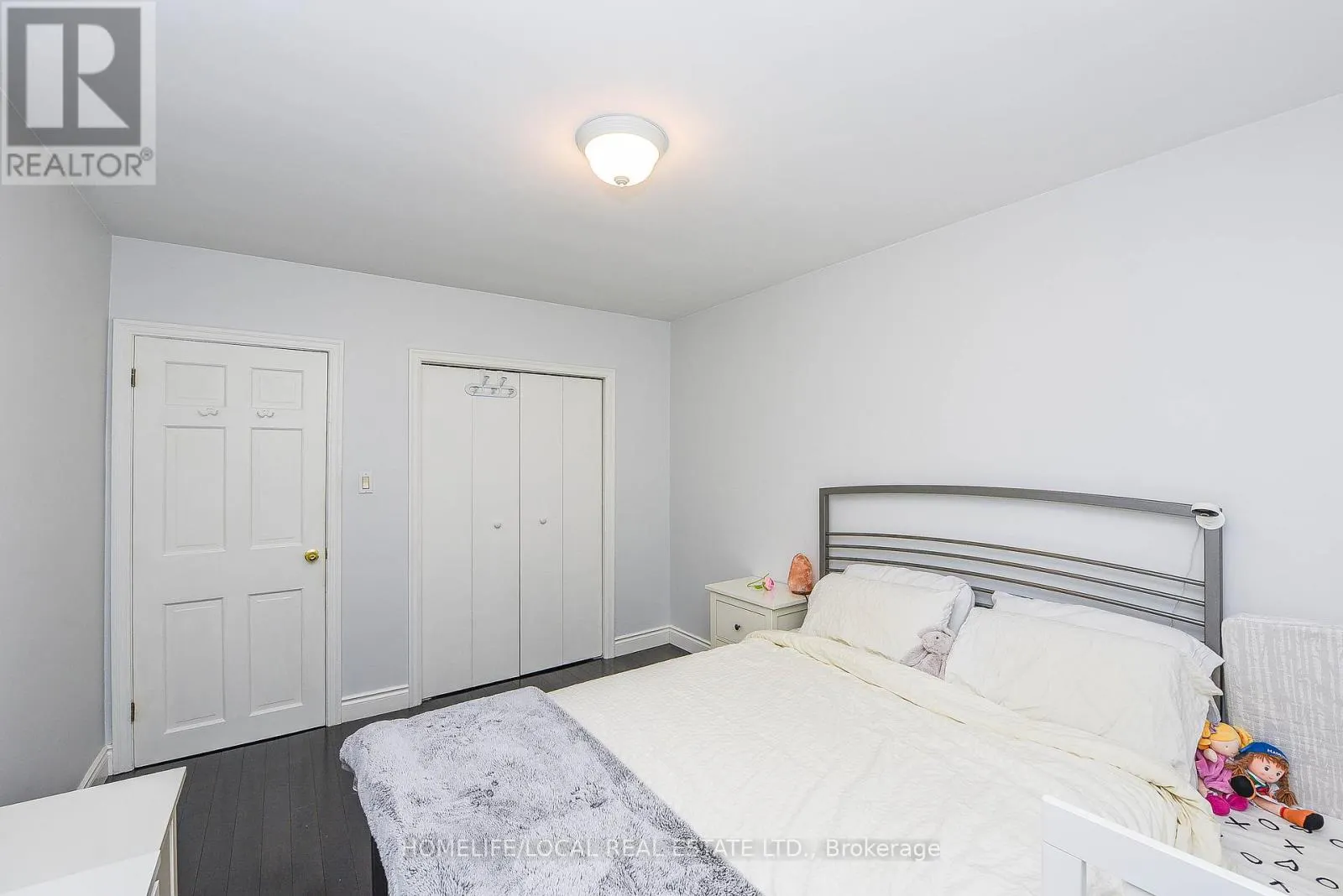 570 EXBURY CRESCENT