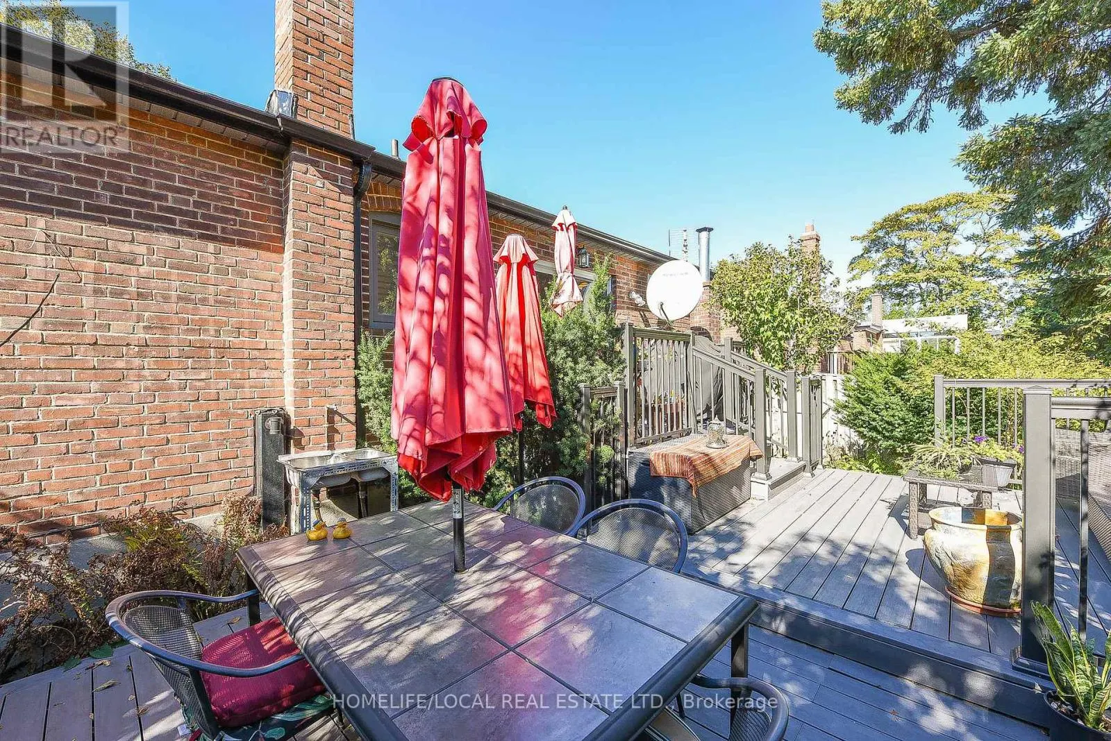 570 EXBURY CRESCENT