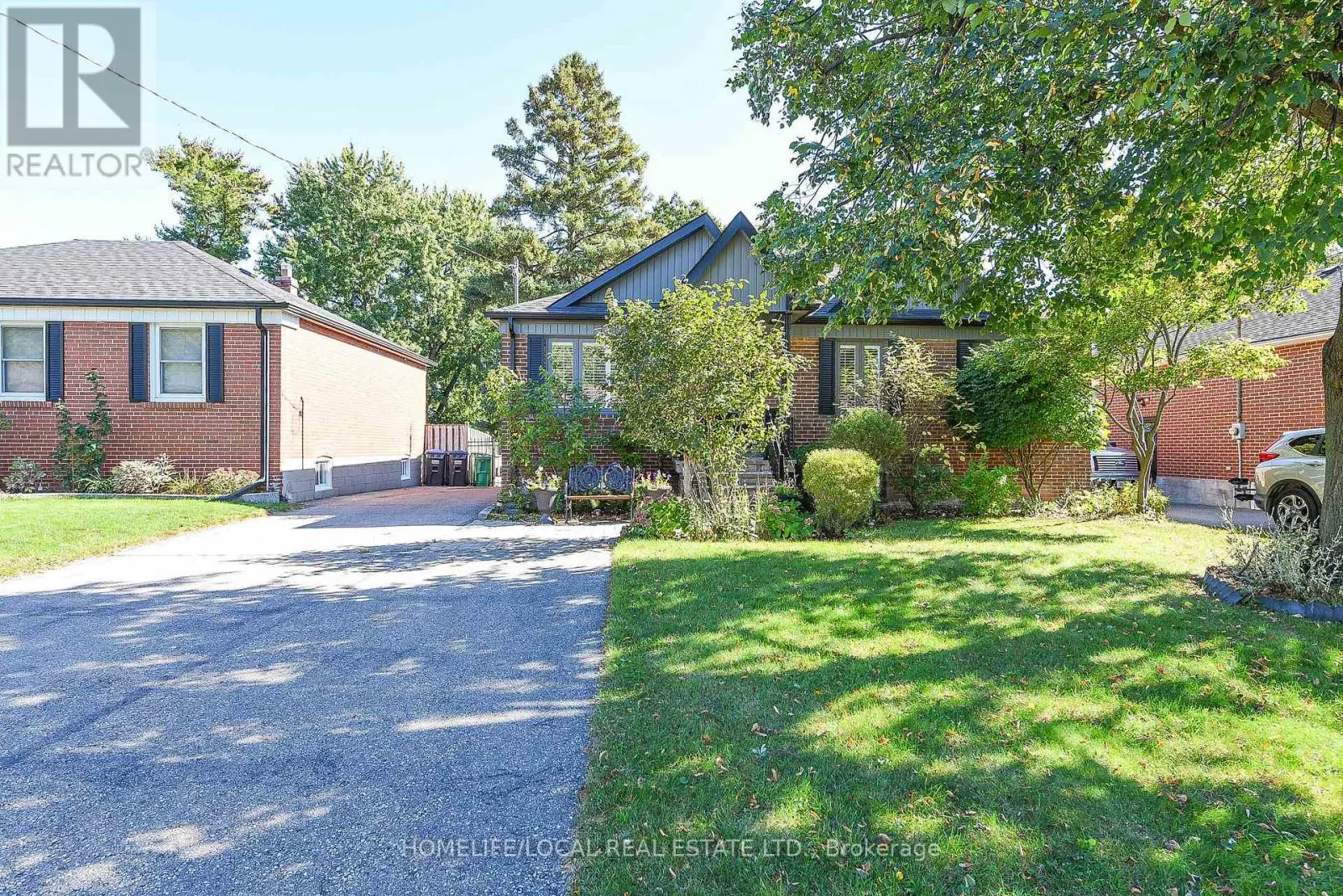 570 EXBURY CRESCENT
