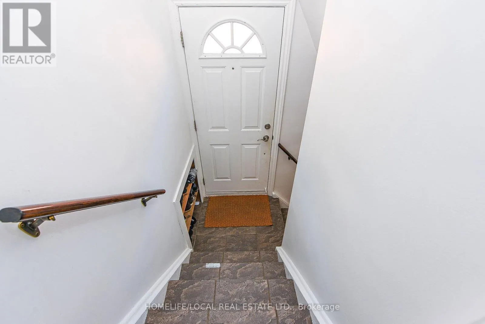 570 EXBURY CRESCENT