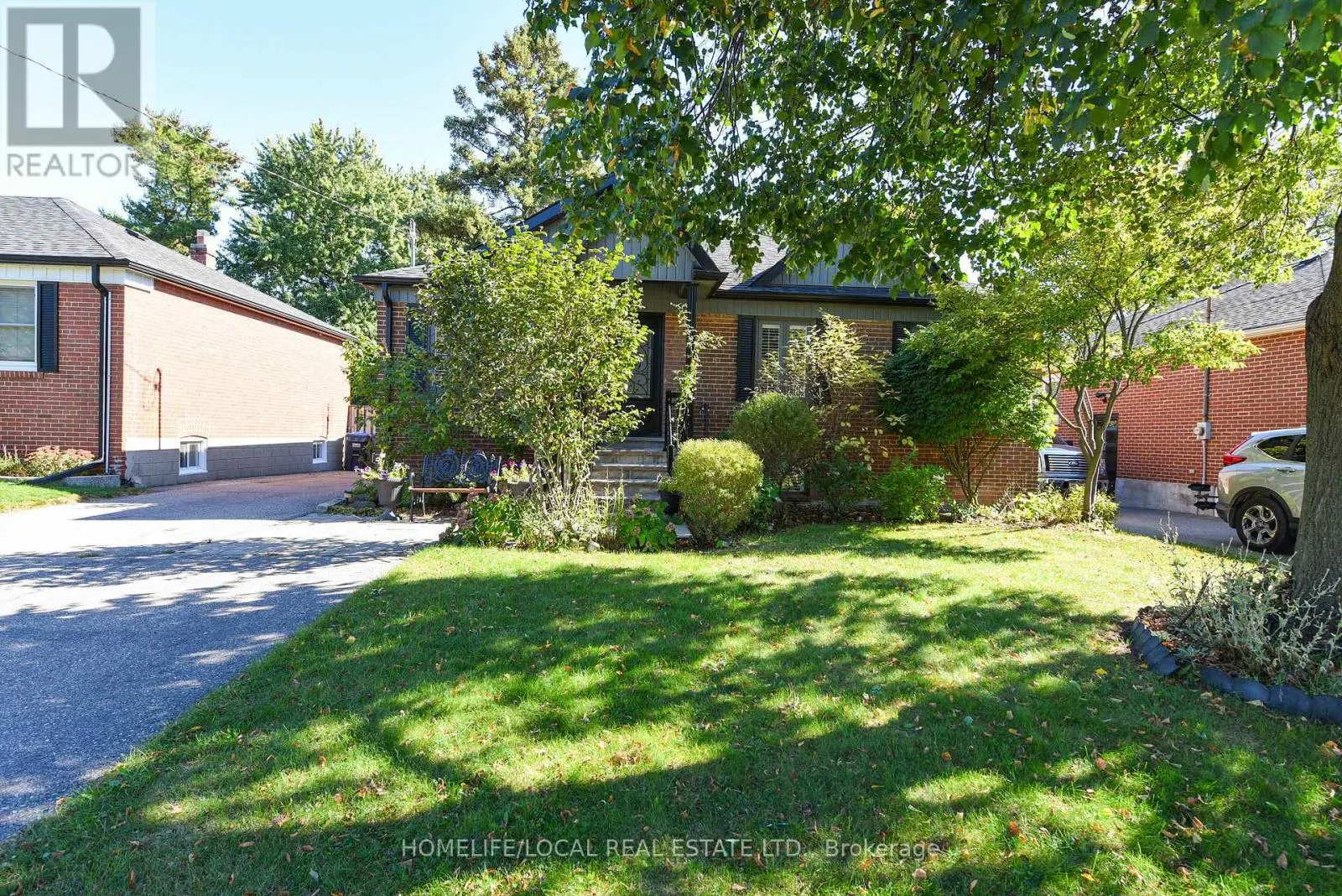 570 EXBURY CRESCENT