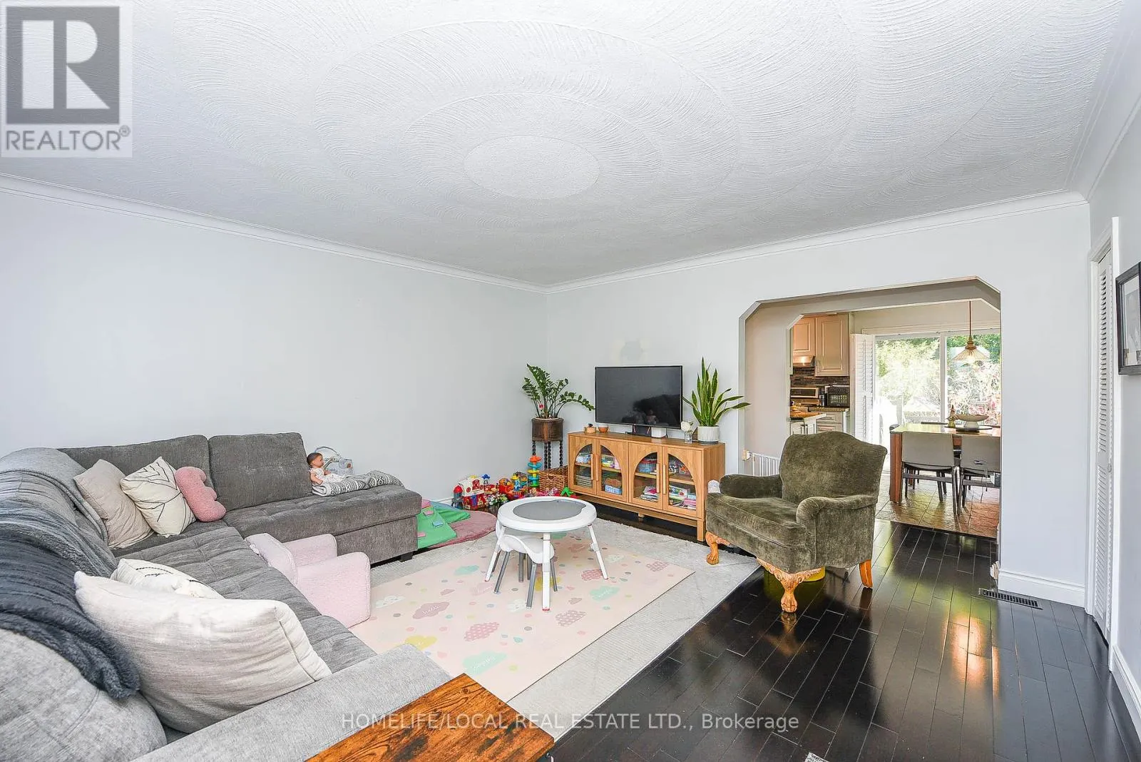 570 EXBURY CRESCENT