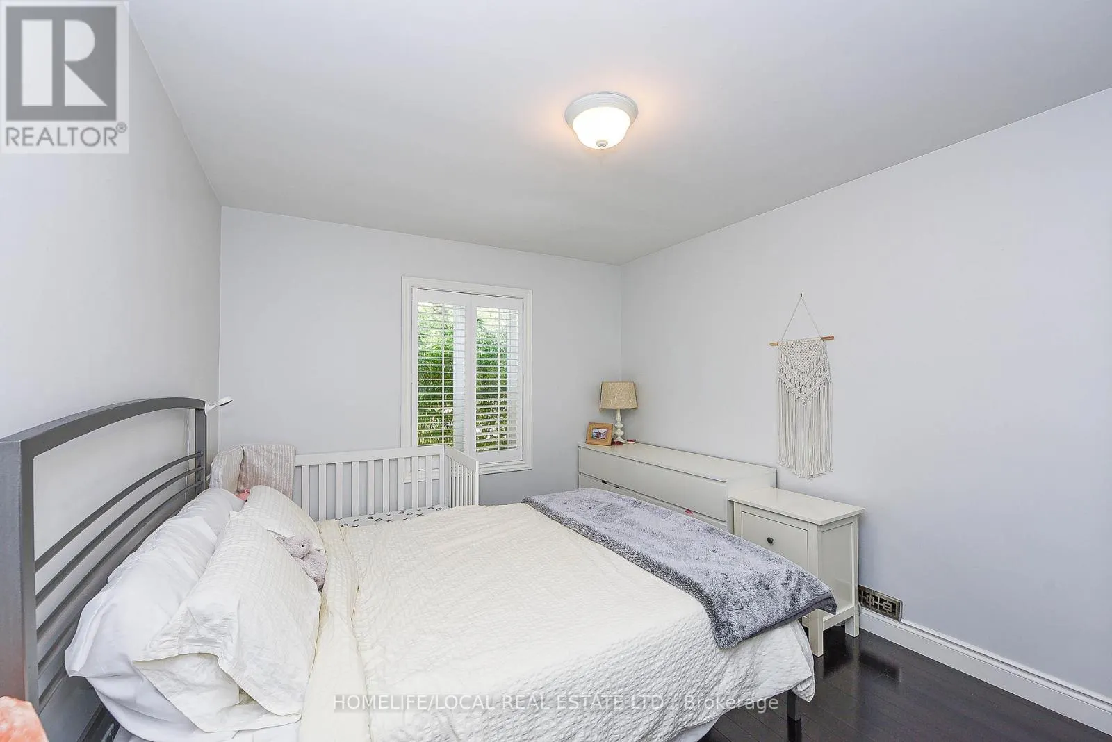 570 EXBURY CRESCENT