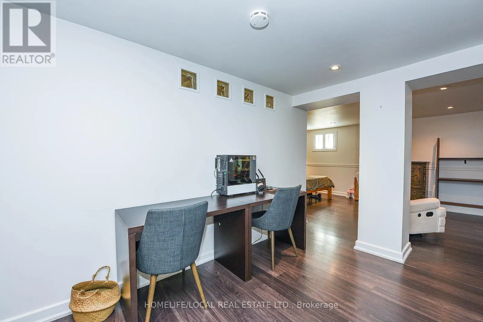570 EXBURY CRESCENT