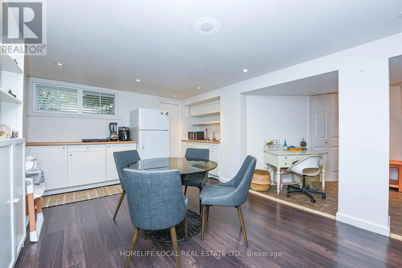 570 EXBURY CRESCENT