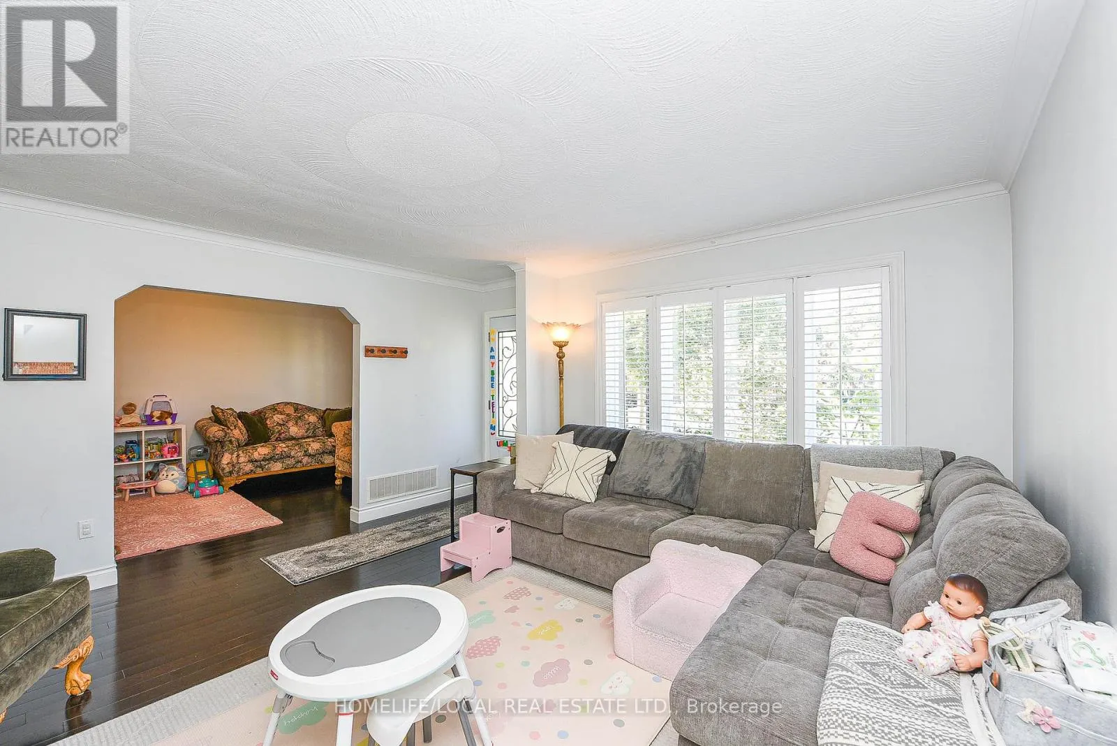 570 EXBURY CRESCENT