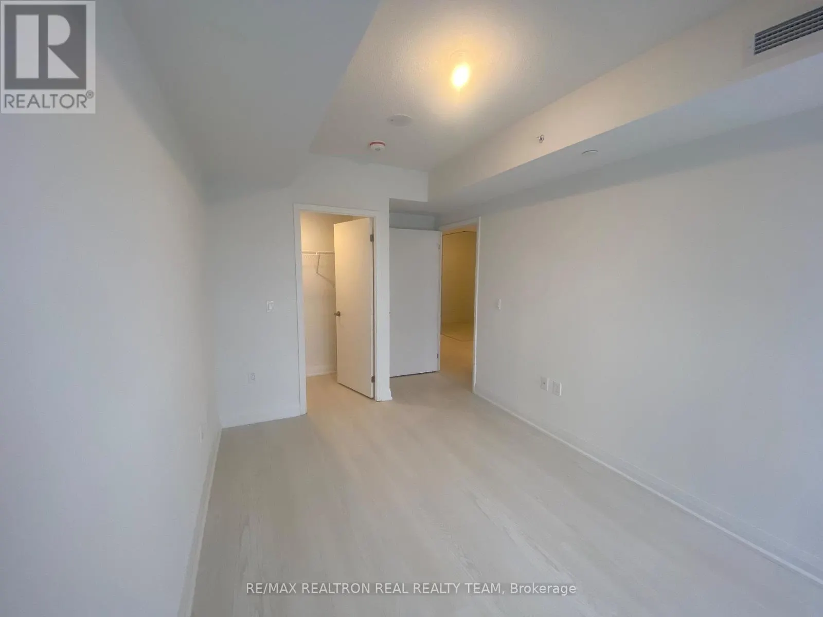 502 - 10 GIBBS ROAD