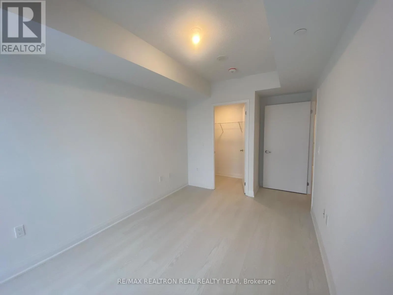 502 - 10 GIBBS ROAD