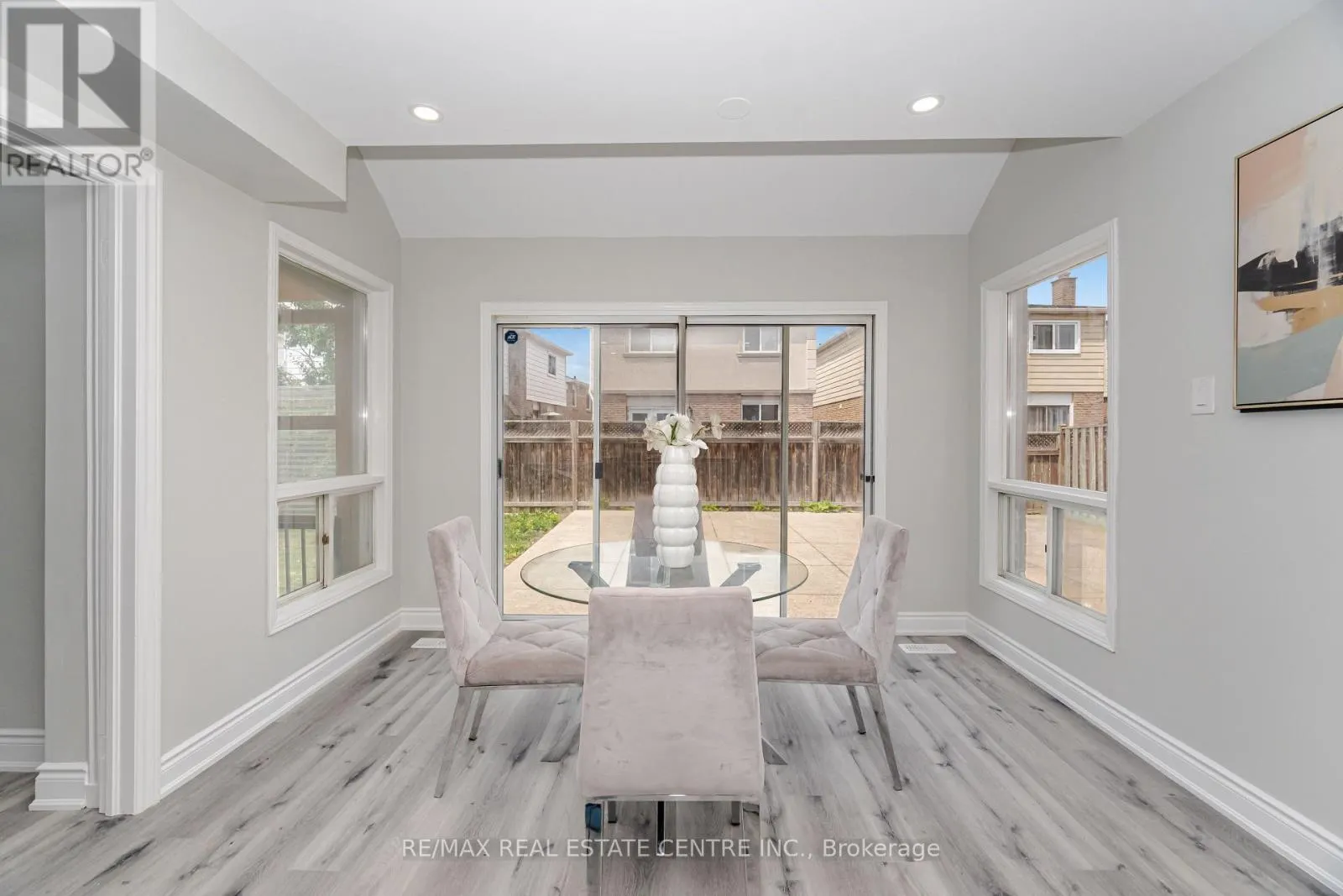 76 MOFFATT AVENUE