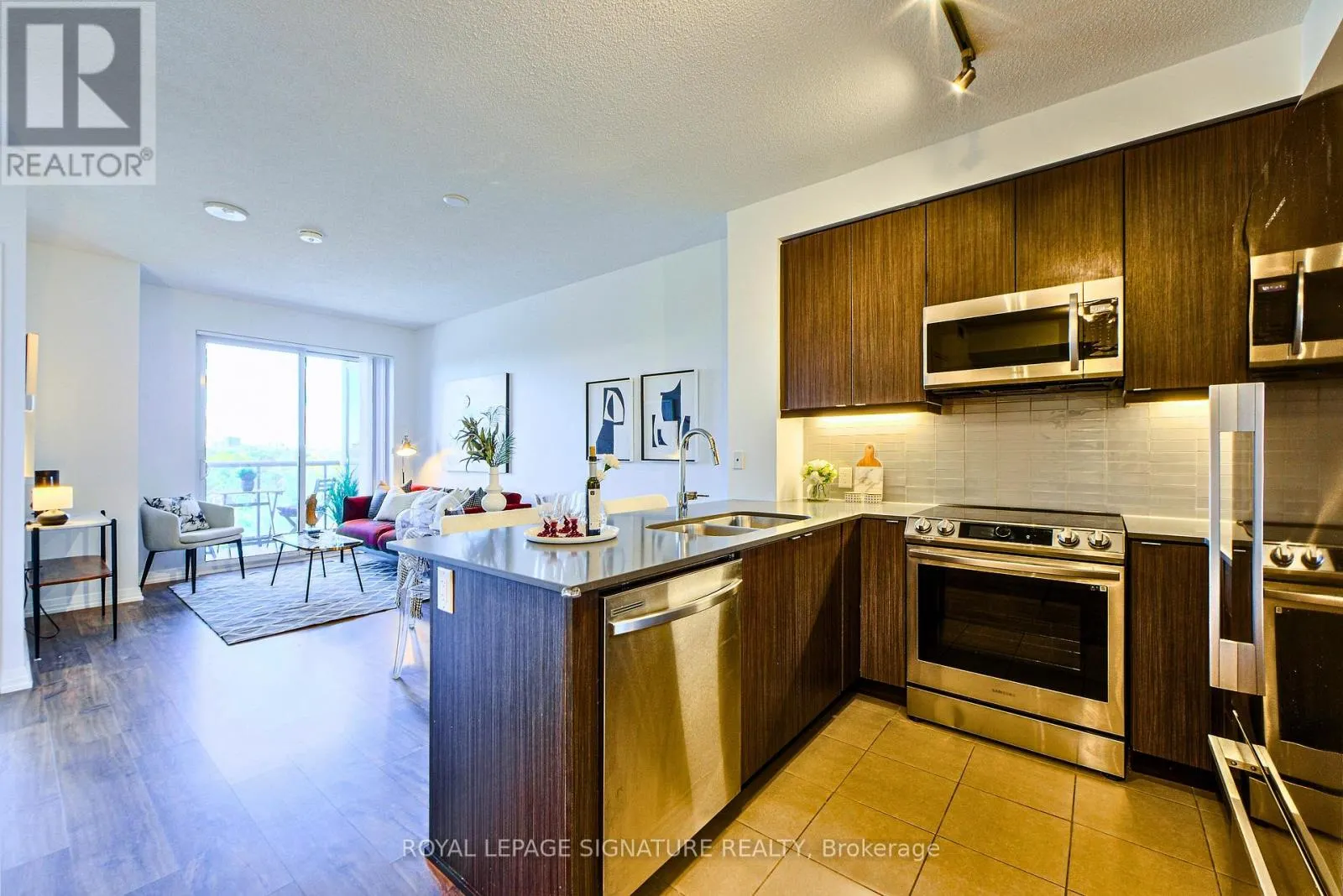 714 - 50 THOMAS RILEY ROAD