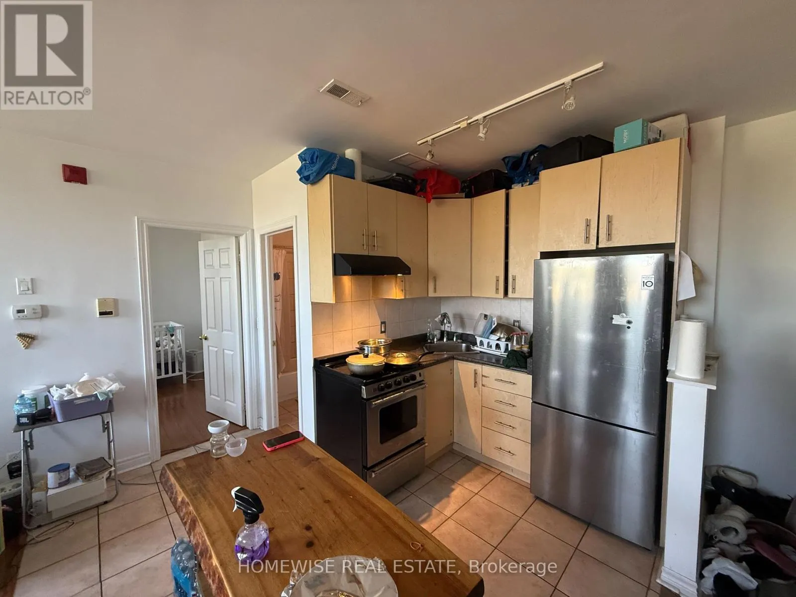 7 - 3635 DUNDAS STREET W