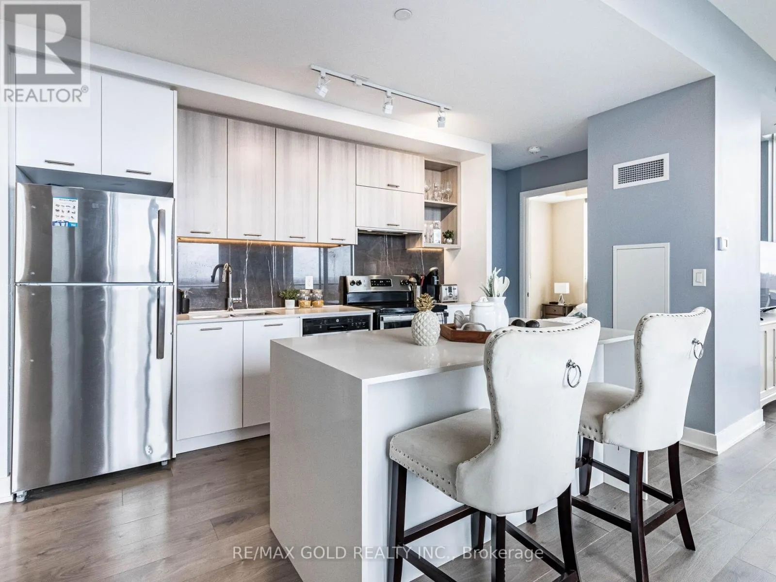 609 - 180 VETERANS DRIVE