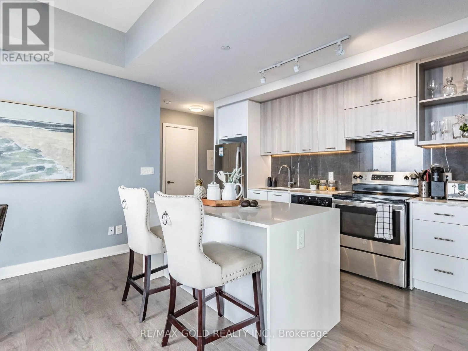 609 - 180 VETERANS DRIVE