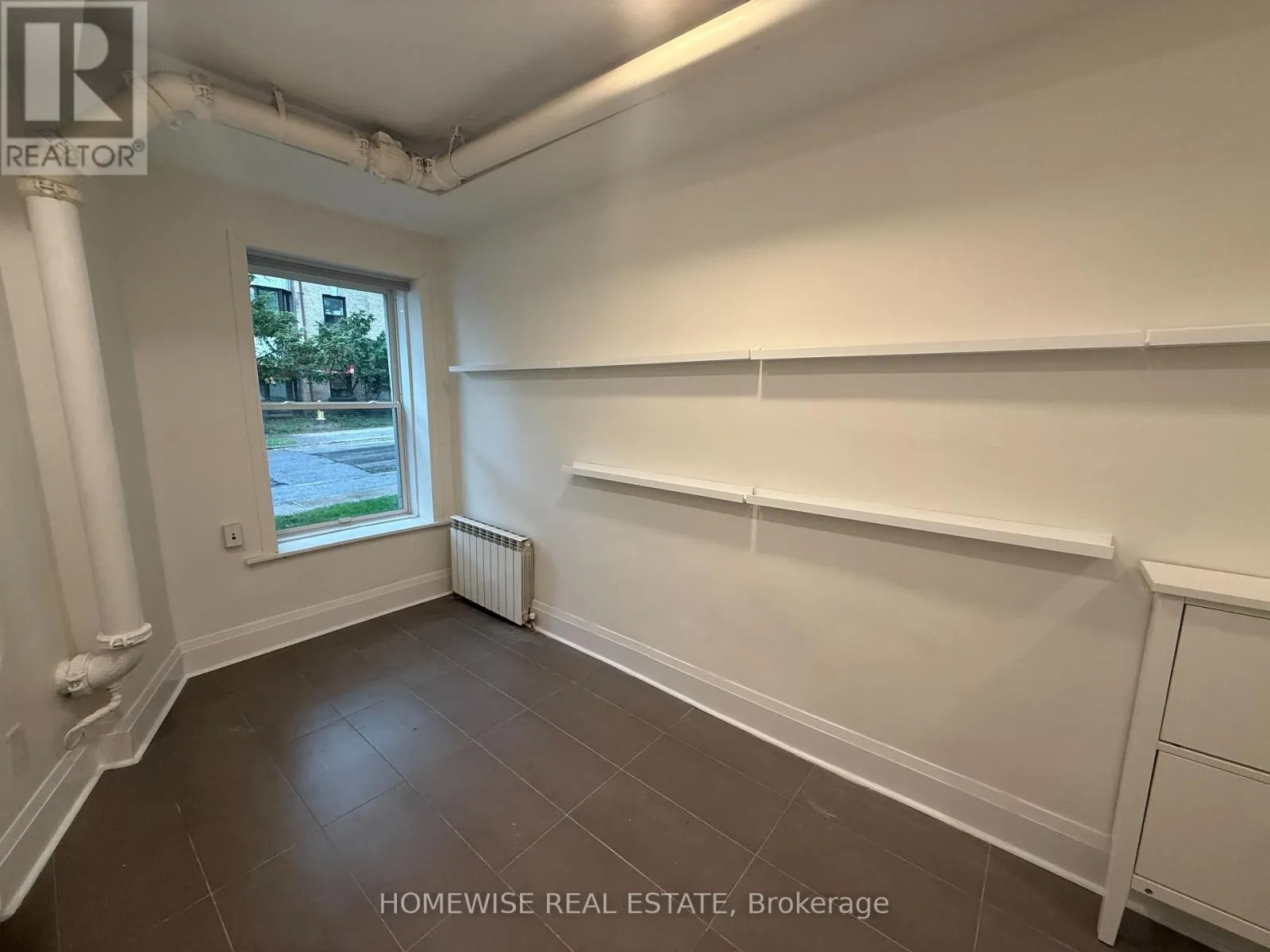 105 - 1 TRILLER AVENUE
