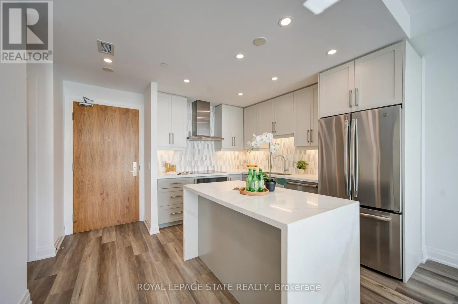 1006 - 2025 MARIA STREET