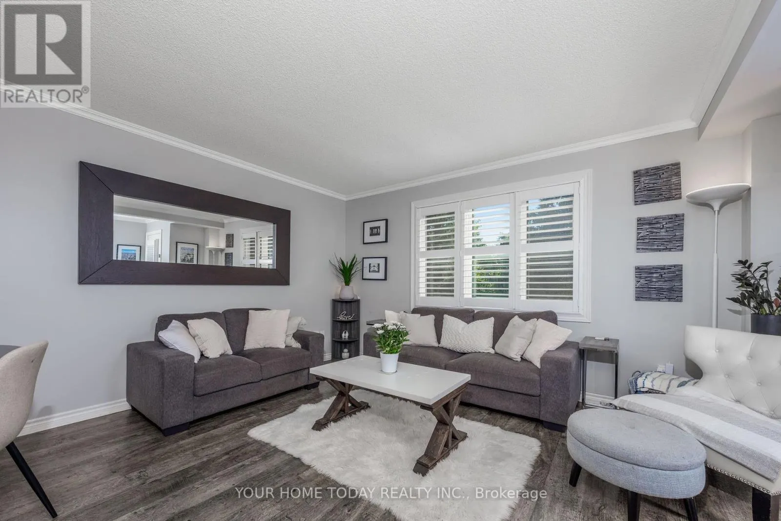 8 - 76 RIVER DRIVE