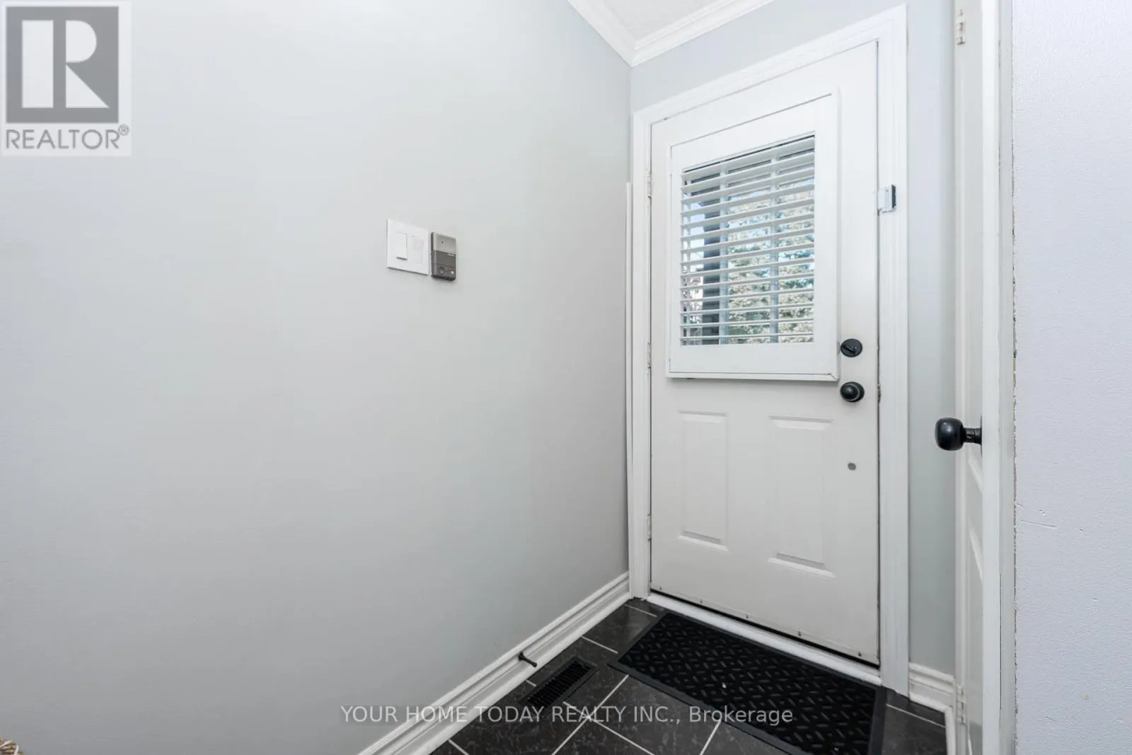 8 - 76 RIVER DRIVE