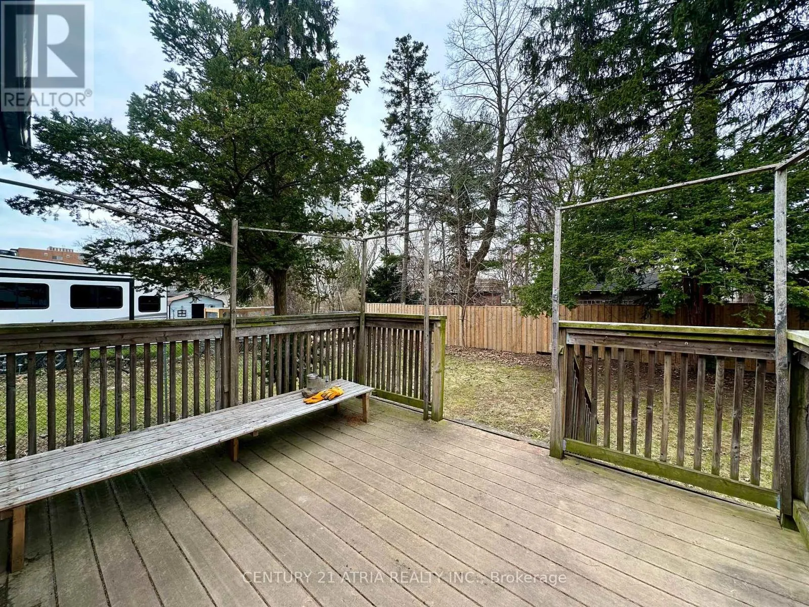 UPPER - 1070 FERGUS AVENUE